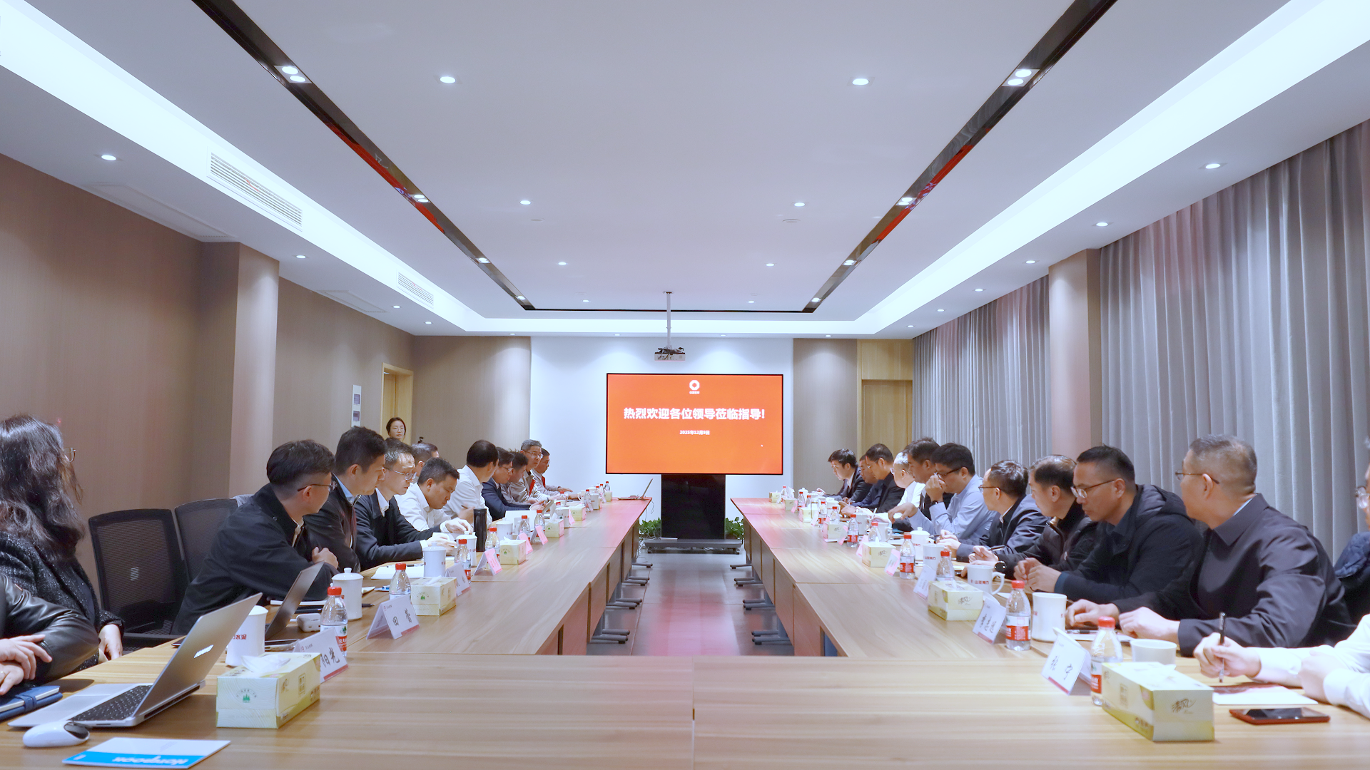 中国黄金集团成员企业赴中国建材集团旗下山亚南方参观交流